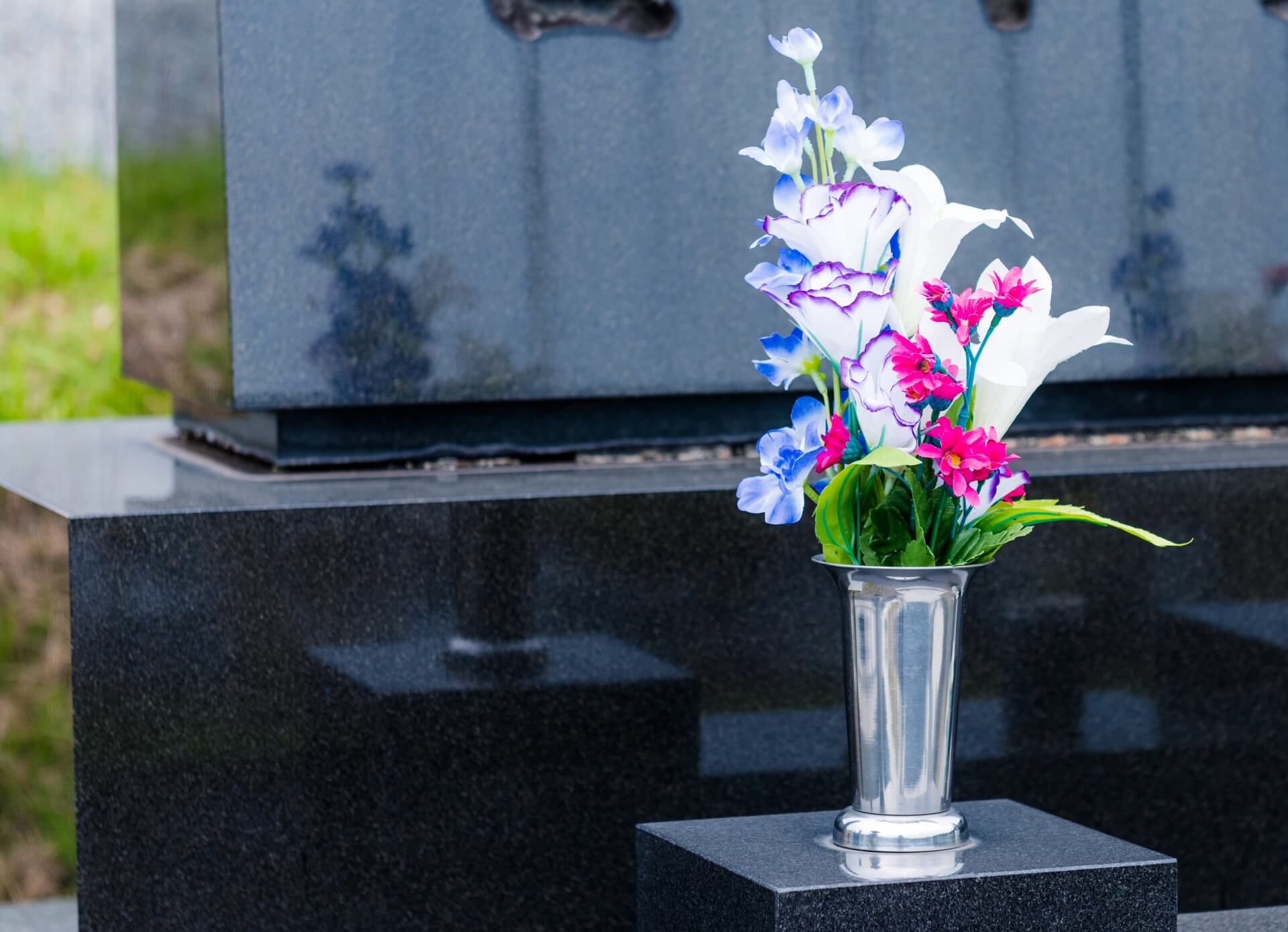 色: ウメ 黒】花想い１対２本墓石の花立てお花のための抗菌花立て！お